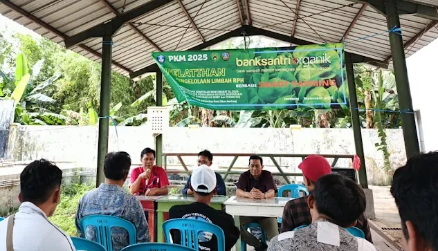 Tim PKM Undar Jombang Latih Warga Kelola Limbah RPH Jadi Pupuk Organik